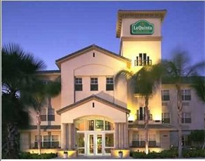Отель La Quinta Inn & Suites Sunrise