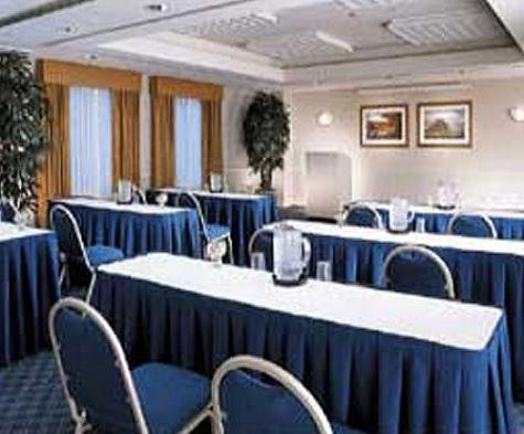 Отель La Quinta Inn & Suites Alexandria Airport