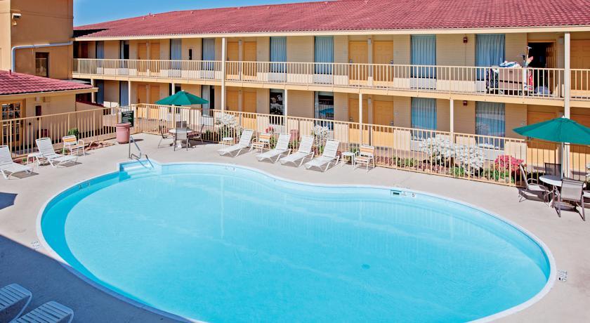 Отель La Quinta Inn Chattanooga / Hamilton Place