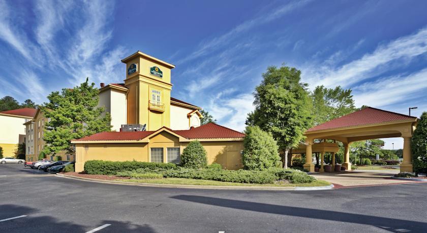 Отель La Quinta Inn & Suites Birmingham Homewood