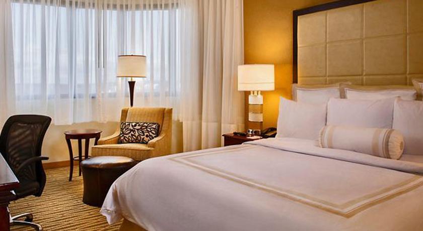 Отель BWI Airport Marriott