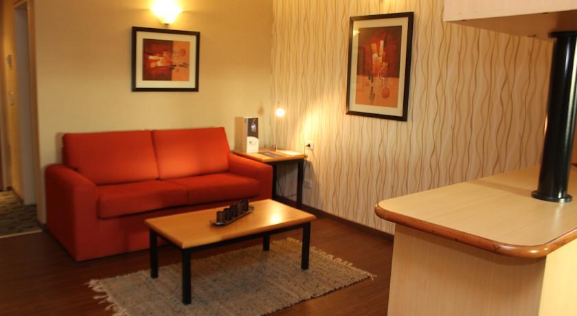 Hotel Aeroparque Inn & Suites