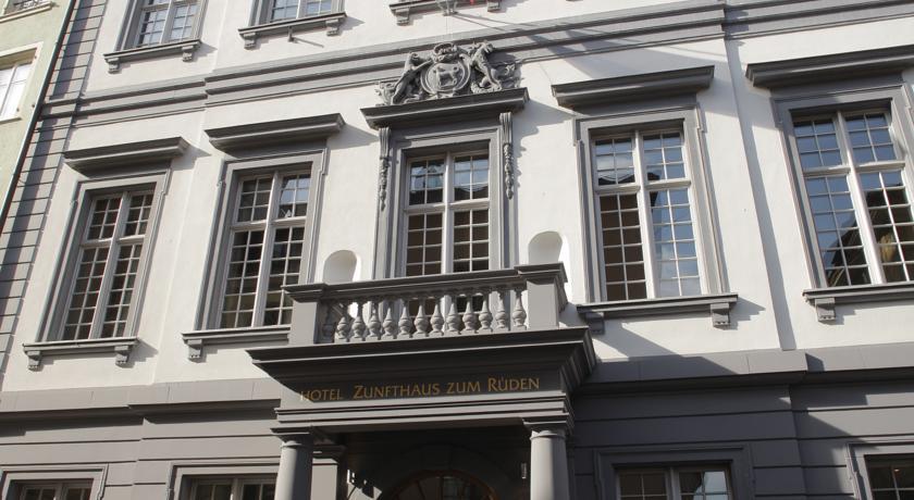 Отель Sorell Hotel Rueden