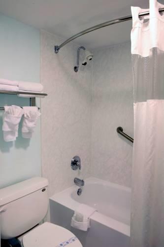 Отель Clarion Inn Stuart
