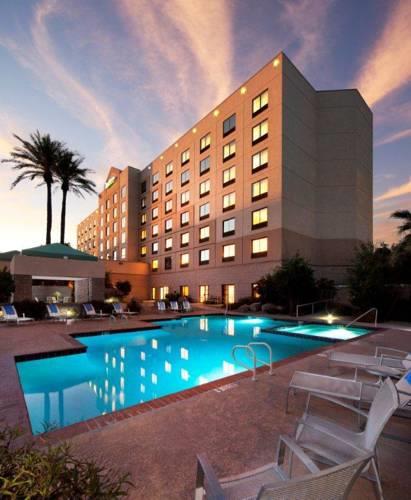 Отель Radisson Hotel Phoenix Airport