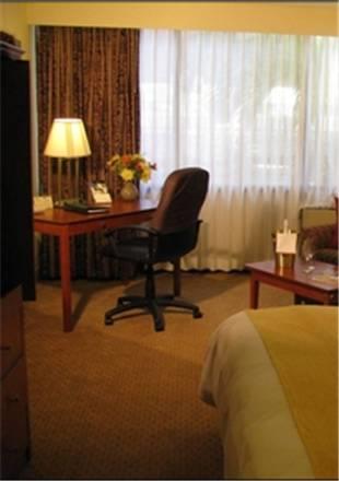 Отель Radisson Charleston Airport