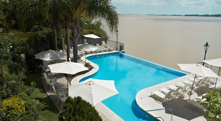 Отель Radisson Colonia Del Sacramento Hotel & Casino