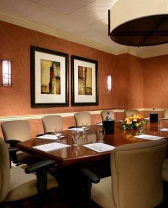 Отель DoubleTree by Hilton Richmond Downtown