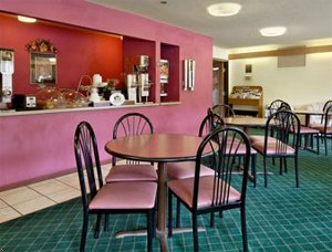 Отель Super 8 Milwaukee Airport