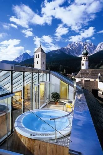 Отель Hotel Cavallino Bianco - Weisses Roessl