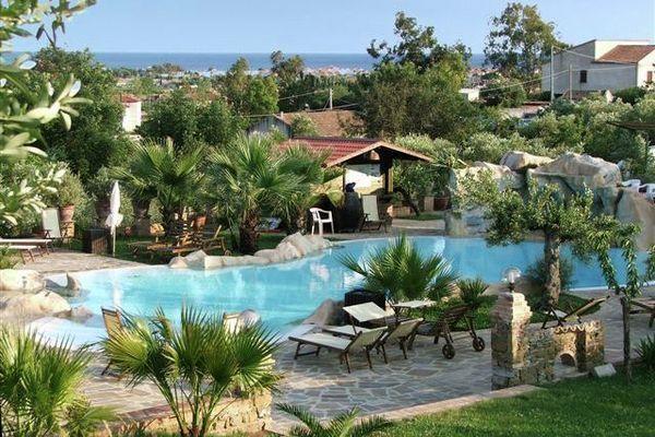 Отель Holiday Home Casolare Casal Velino