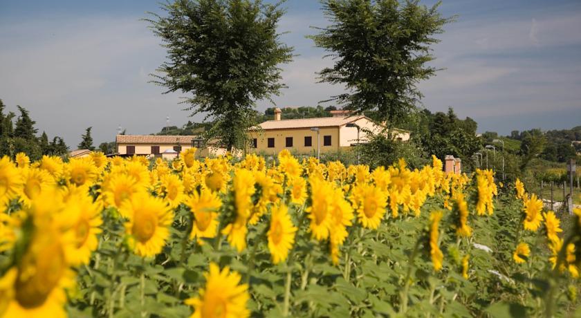 Отель Le Fiabe Country House
