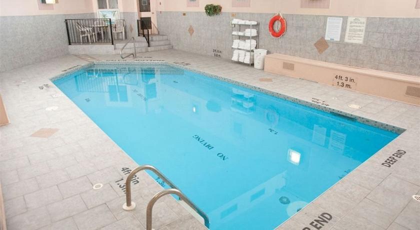 Отель Travelodge Hotel Downtown Windsor