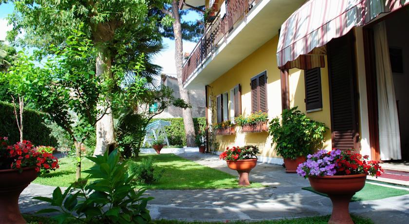 Отель Albergo Villa Lorena