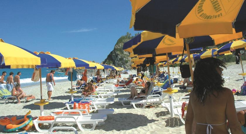 Отель Villaggio Turistico Il Geranio