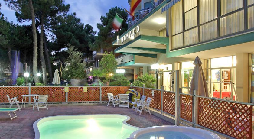 Отель Hotel Monaco