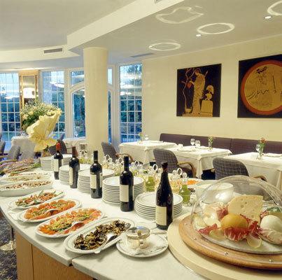 Отель Vittoria Parc Hotel