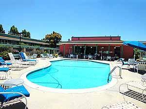 Отель Days Inn & Suites Sunnyvale