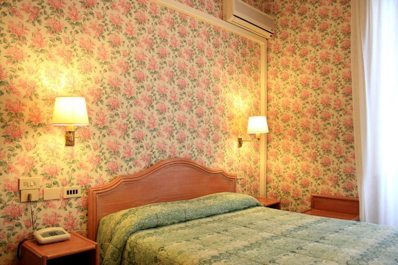 Отель Hotel Villa Flores