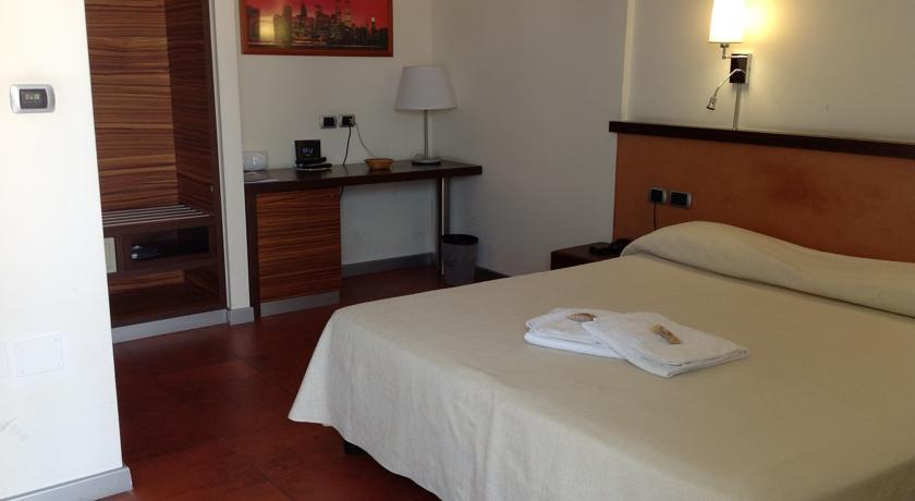 Отель Hotel Bed&Business