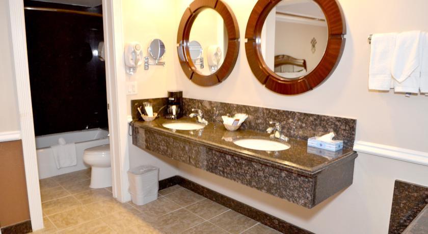 Отель Dynasty Suites Hotel Riverside