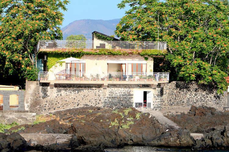 Апартаменты Holiday Home Pizziddu Acireale