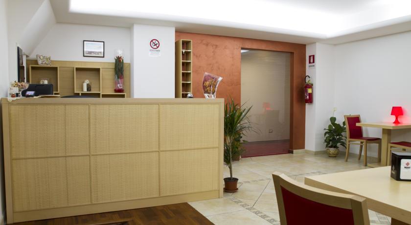 Отель Hotel Catania Town