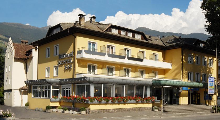 Отель Tourist Hotel