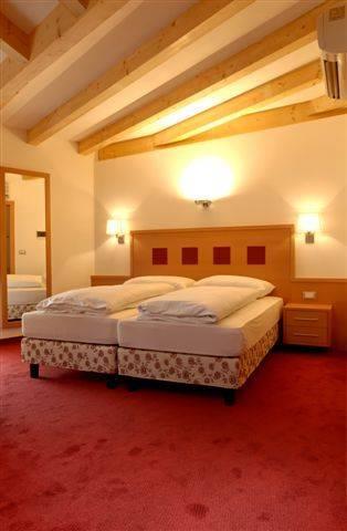 Отель Hotel Rotwand