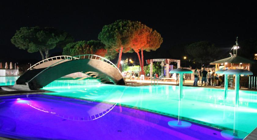 Отель Camping Lacona Pineta