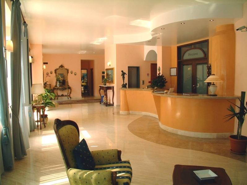 Отель New Hotel Sonia