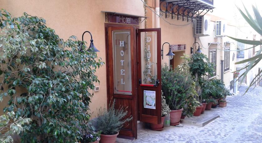Отель Hotel Ristorante Giulia