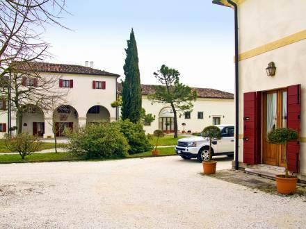 Отель Apartment La Barchessa di Querini Preganziol