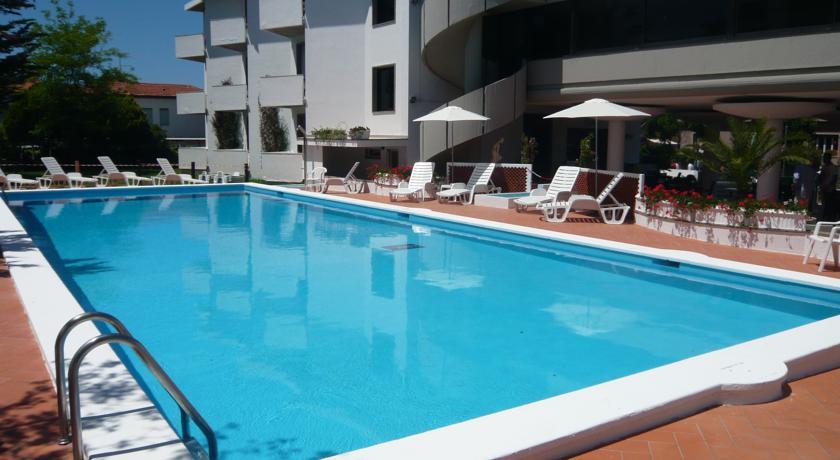 Апартаменты Tirreno Residence - Cecina Mare