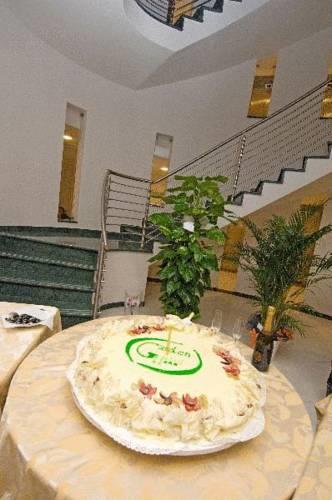 Отель Garden Hotel