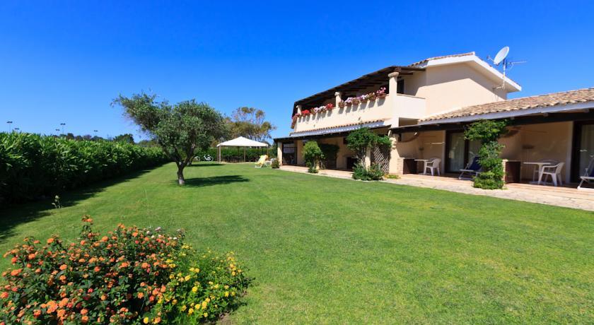 Апартаменты Porto Giunco Residence