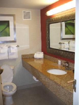 Отель Courtyard by Marriott Billerica / Bedford