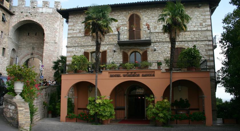 Отель Hotel Windsor Savoia