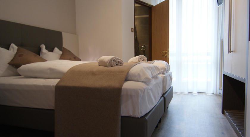 Отель Hotel Raffl