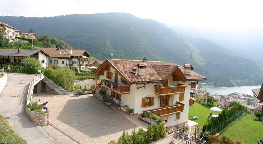 Апартаменты Villa la Dama del Lago