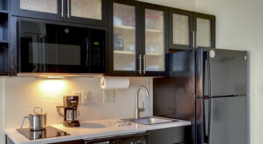 Отель Candlewood Suites RALEIGH CRABTREE