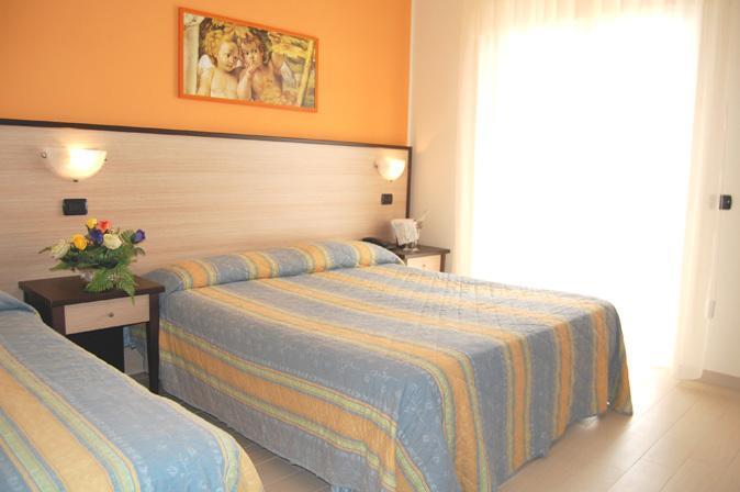 Отель Hotel Cristall