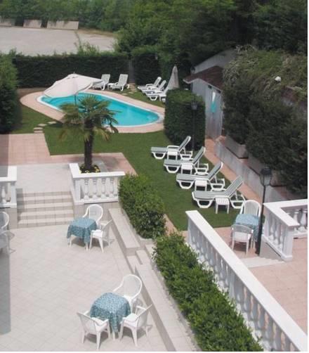 Отель Hotel Plaza