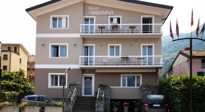 Отель Hotel Arianna