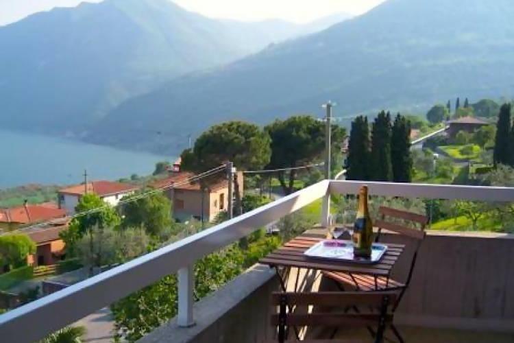 Апартаменты Holiday Home Francesca Riva Di Solto