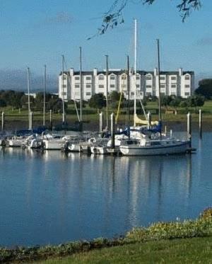 Отель Inn at Oyster Point