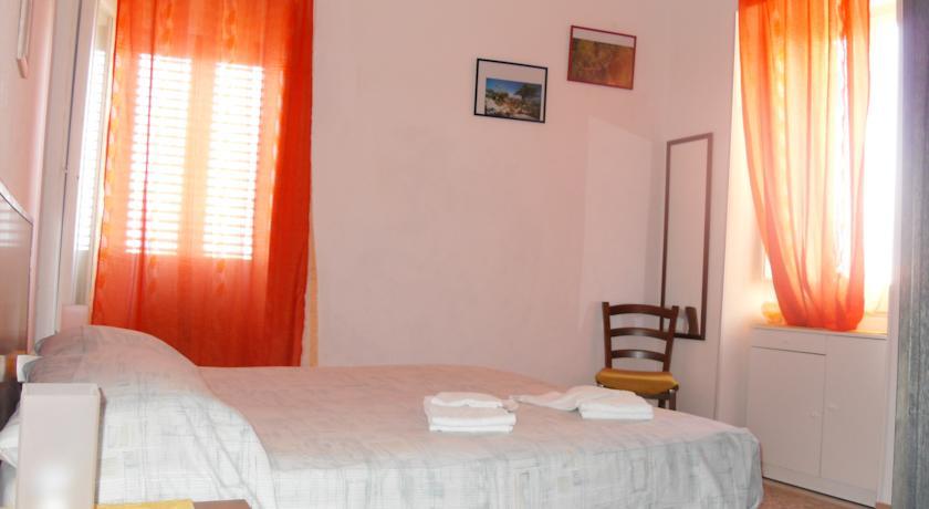 Мини-отель B&B Smorfiosa e Calarina