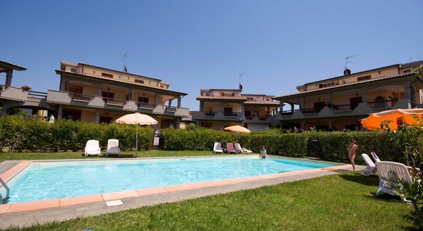 Апартаменты Follonica Apartments