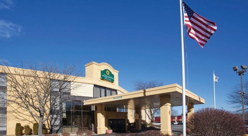 Отель La Quinta Inn & Suites Andover