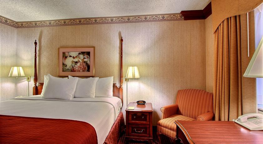 Отель Best Western Greenfield Inn